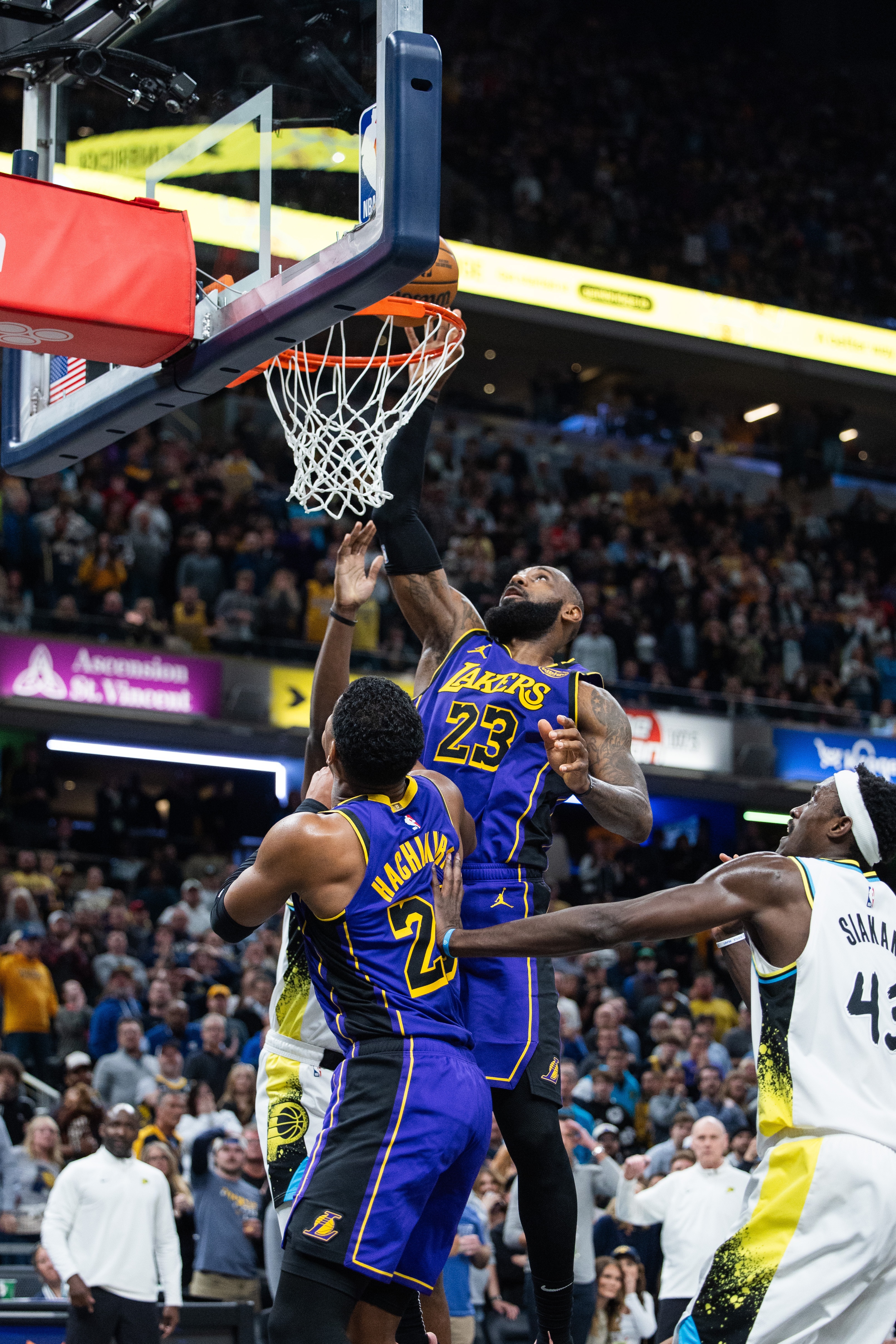 清晨芝加哥公牛调整名单以备欧冠法甲任务艰巨,詹姆斯在切尔西比赛中问鼎冠军瞬间刷屏的简单介绍 清晨芝加哥公牛调整名单以备欧冠法甲任务艰巨,詹姆斯在切尔西比赛中问鼎冠军瞬间刷屏的简单介绍