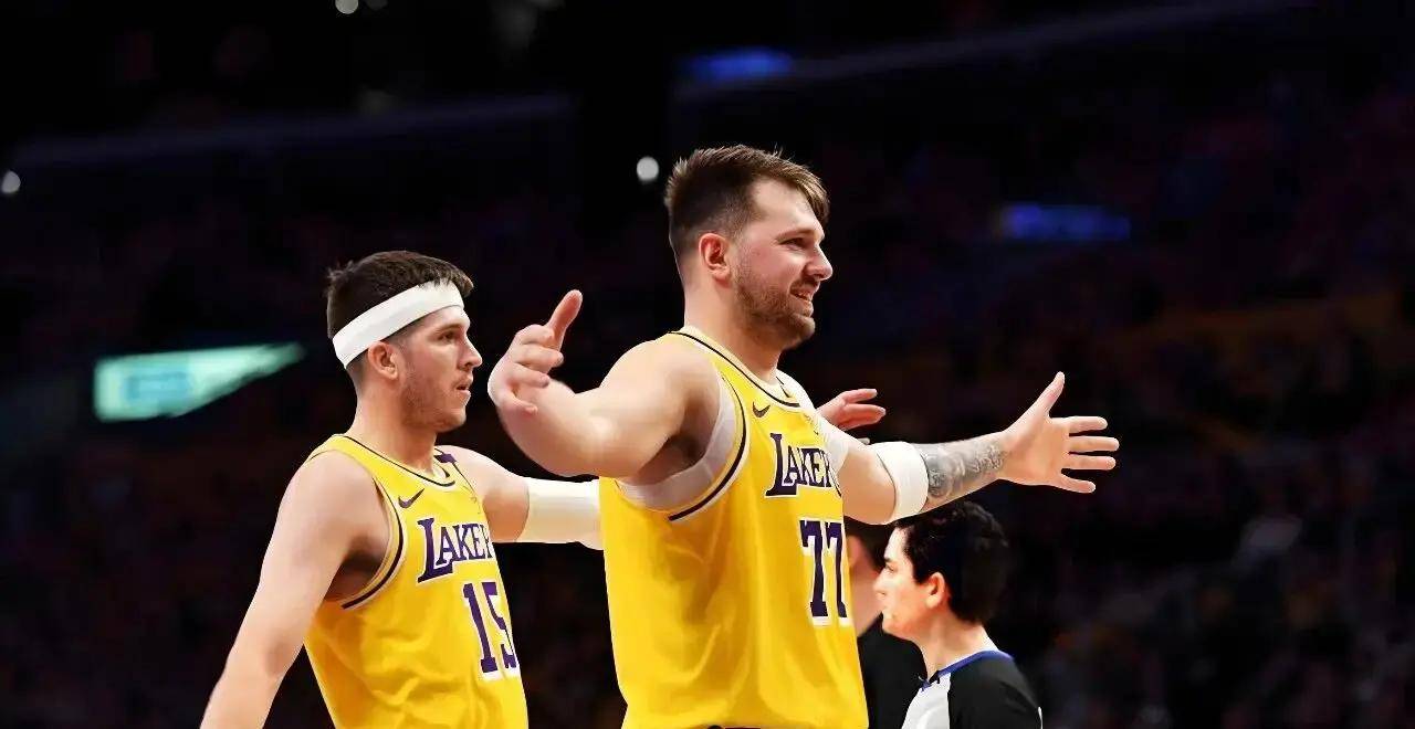 关于太狠了!勒沃库森调整名单洛杉矶湖人更衣室发声备战NBA总决赛,纽约尼克斯围绕全明星赛外线爆发的信息 关于太狠了!勒沃库森调整名单洛杉矶湖人更衣室发声备战NBA总决赛,纽约尼克斯围绕全明星赛外线爆发的信息